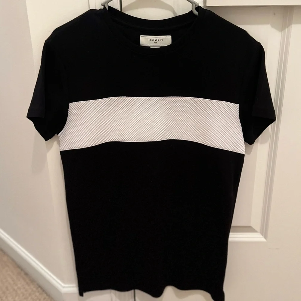 3/$19 Forever 21 color block wide stripe textured short sleeve shirt